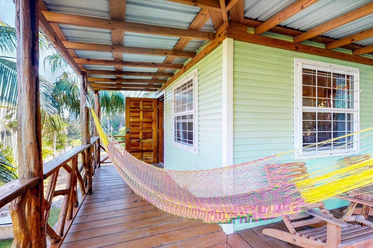 Three Little Birds Villa Caye Caulker Exterior photo