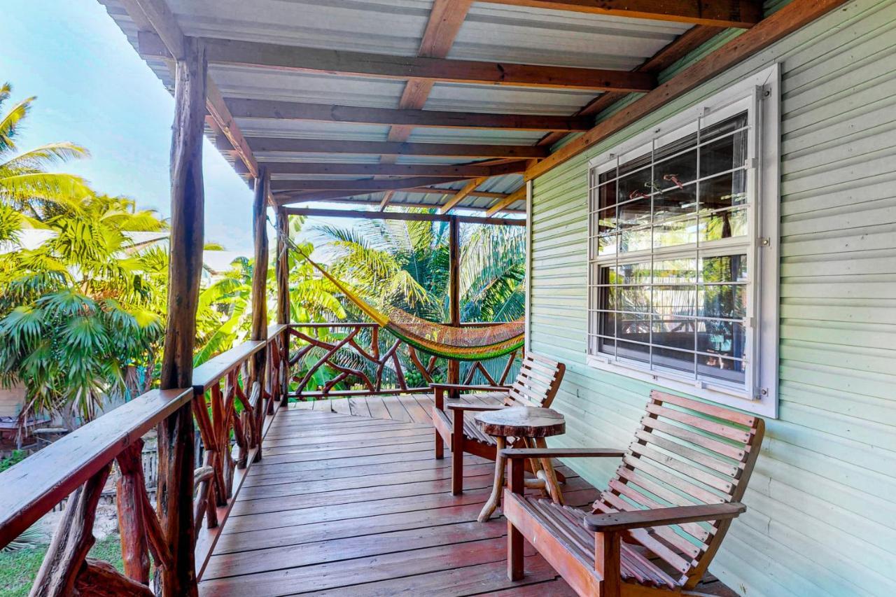 Three Little Birds Villa Caye Caulker Exterior photo